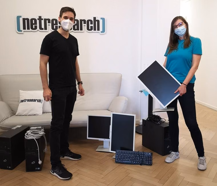 Hardware-Spende an Leipziger Grundschule: Übergabe an Friedrich-Fröbel Grundschule