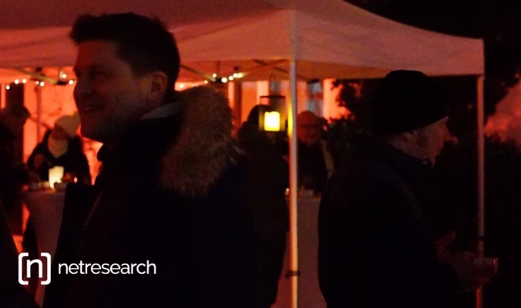 Netresearch Neujahrs-Gluehen 2025: Eventansicht Thomas Wilhelm und Gäste