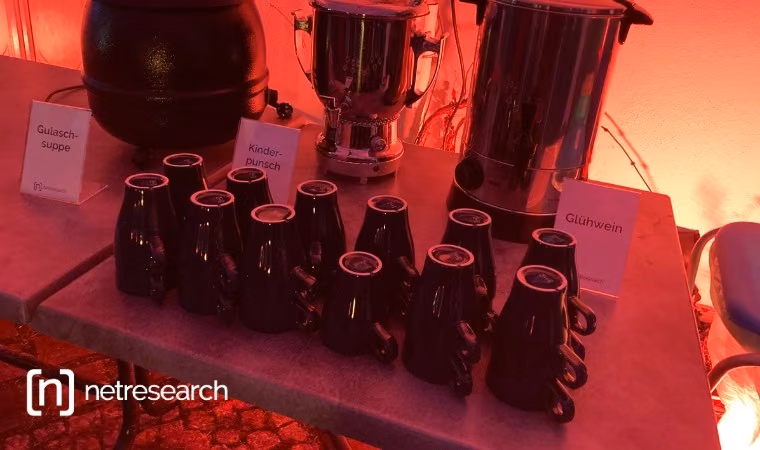 Netresearch Neujahrs-Gluehen 2025: Buffet mit Glühwein und Kinderpunsch